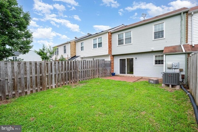 Building Photo - 7624 Wedgewood Dr