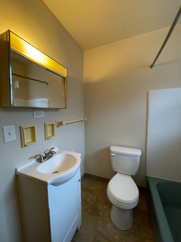 Building Photo - 1500 King Ave