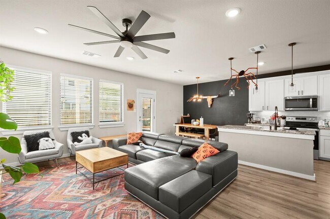 Primary Photo - 195 Waterside Rd