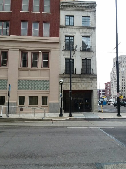 front of building (on right) - 1019 Main St