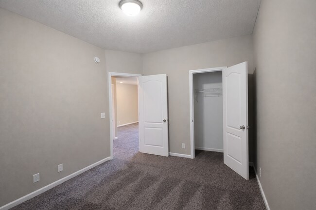 Building Photo - Stunning Split-Level Home with Space, Style & Scenic Views