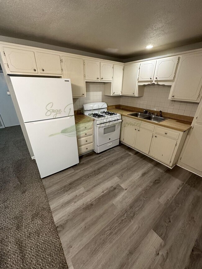 Building Photo - Charming 2 Bedroom Home in Raytown