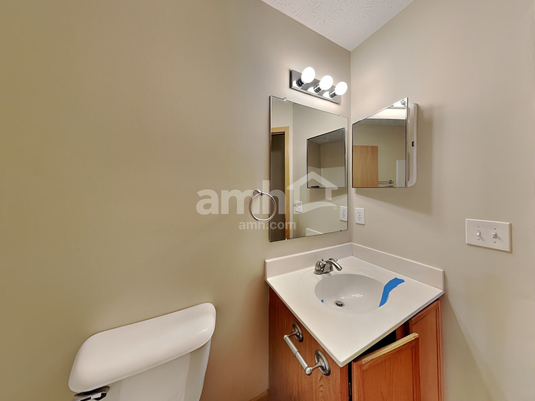 Building Photo - 7525 Hemrich Dr