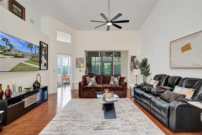 Building Photo - 1632 SW Harbour Isles Cir