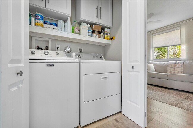 Building Photo - 604 Stanton Dr