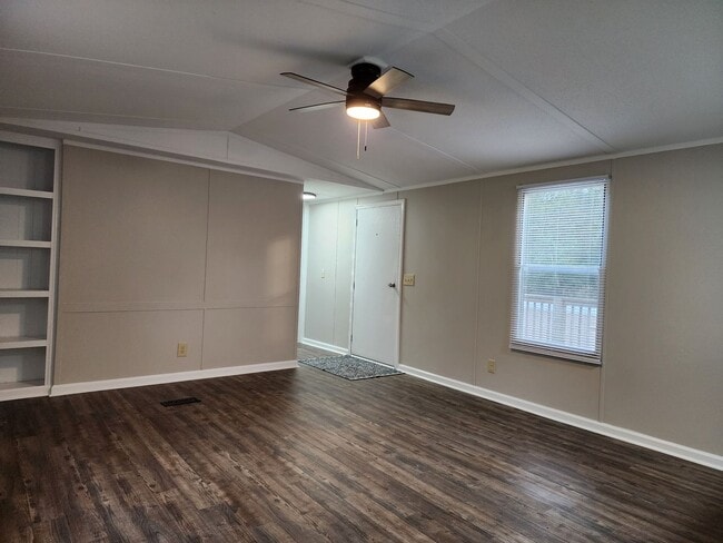 Building Photo - 110 Poston Dr