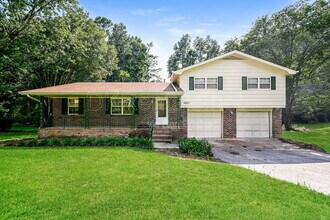 Building Photo - 2807 Hickory Ln