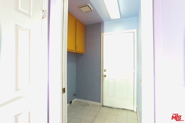 Building Photo - 2657 Sandstone Ct