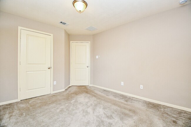 Building Photo - 2023 Manchester Crossing Dr