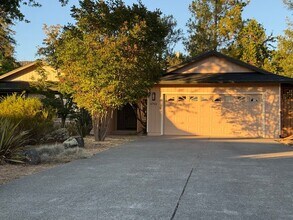 Building Photo - 5753 Reynaud Ct