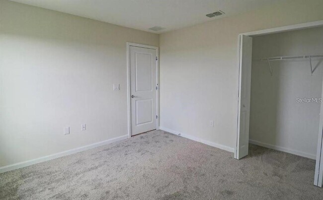 Building Photo - 2262 Mountain Pine St