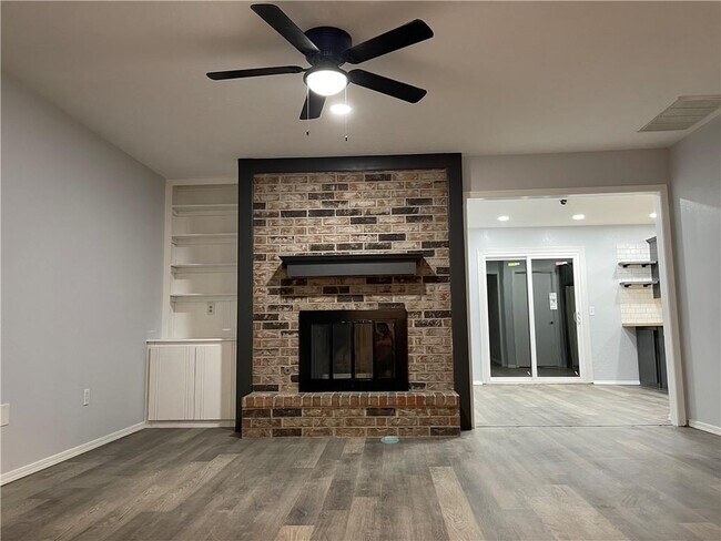 Building Photo - 11928 SW 7th St