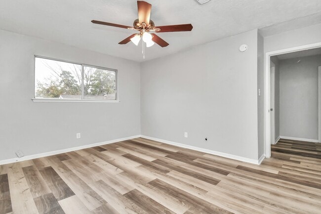 Building Photo - 24118 Spring Gum Dr