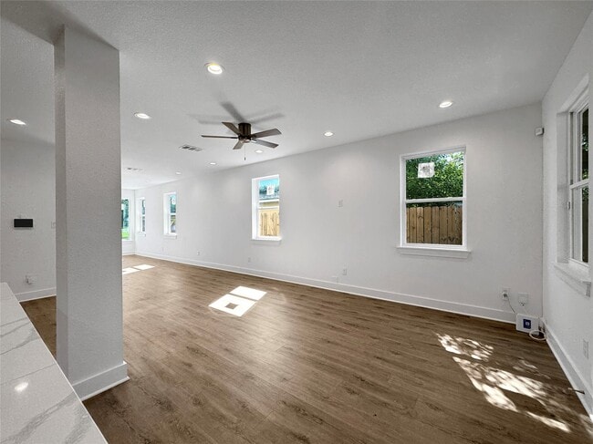 Building Photo - 5427 Bellfort Ct
