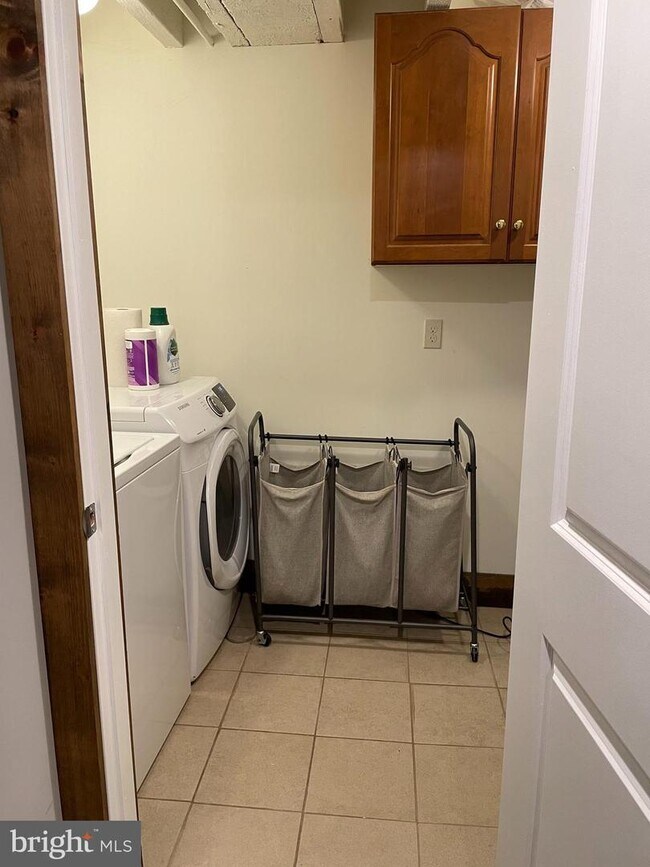 Building Photo - 64 Beulah Rd