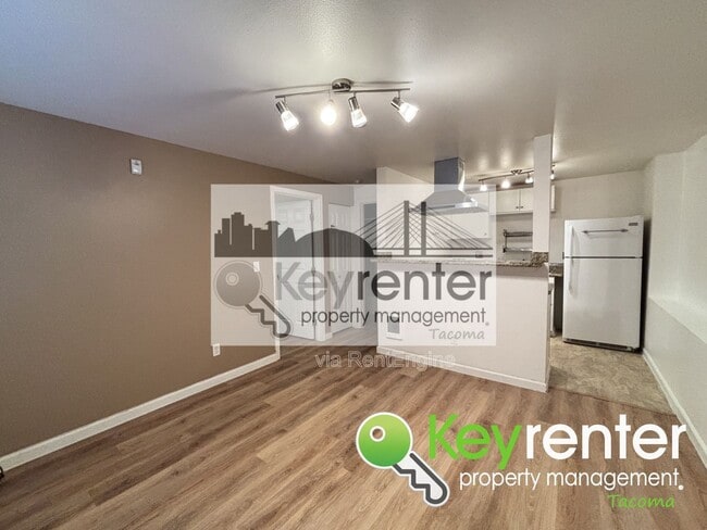 Building Photo - 323 S 30th St