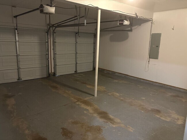 Building Photo - 720 Strayer Dr