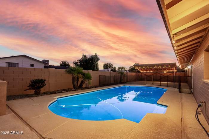 Building Photo - 3535 W Saint Moritz Ln