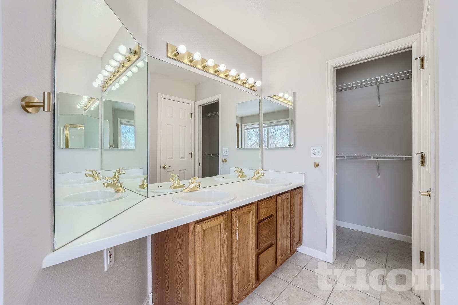 Building Photo - 16347 Stone Ledge Dr