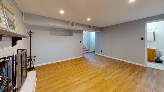 Building Photo - 511 Freeman Ave