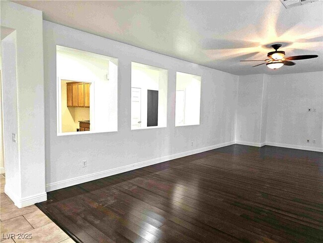 Building Photo - 2553 Chateau Clermont St