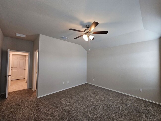 Building Photo - 1305 Lindsey Dr