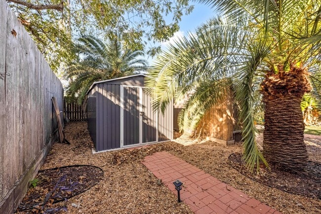 Building Photo - 3216 Avenue N