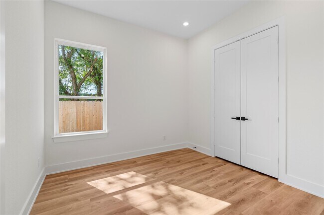 Building Photo - 6532 Weston St