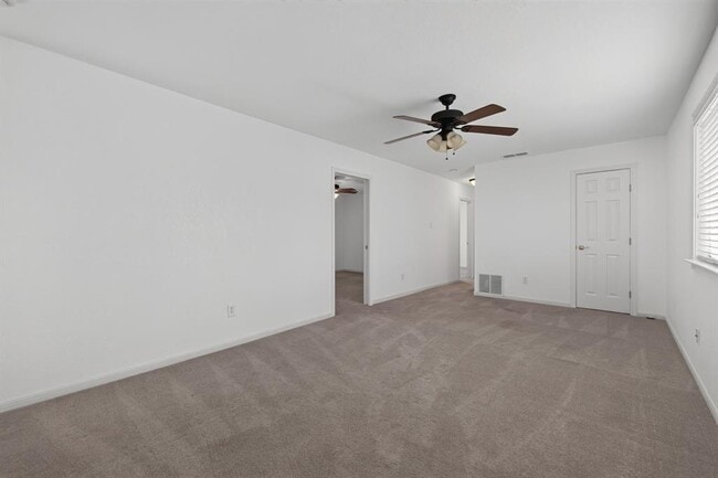 Building Photo - 1202 Knollpark Cir