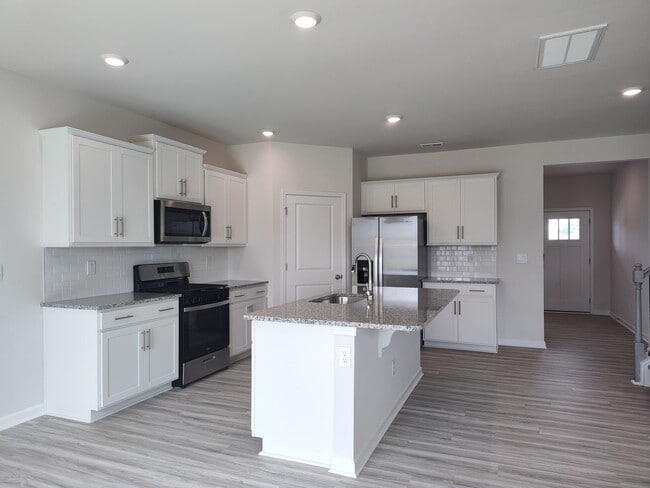 Building Photo - Beautiful New  Build Home located in the S...