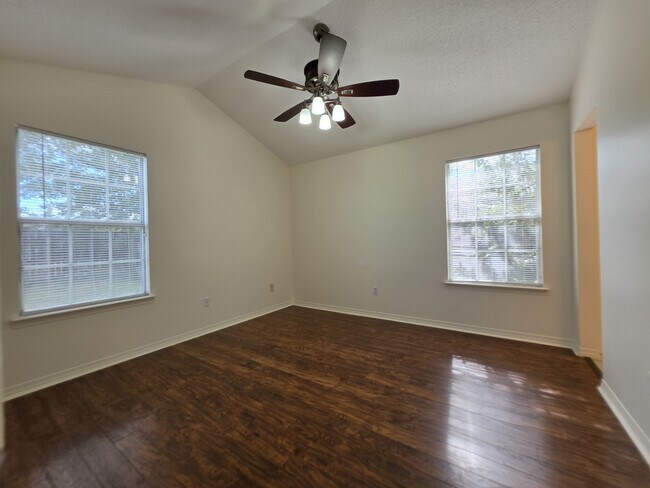 Building Photo - 2289 Estate Cir