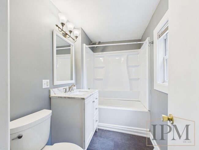 Building Photo - 1/2 OFF 1st Months Rent! Available Now!  D...