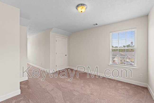 Building Photo - 801 Trailside Ct