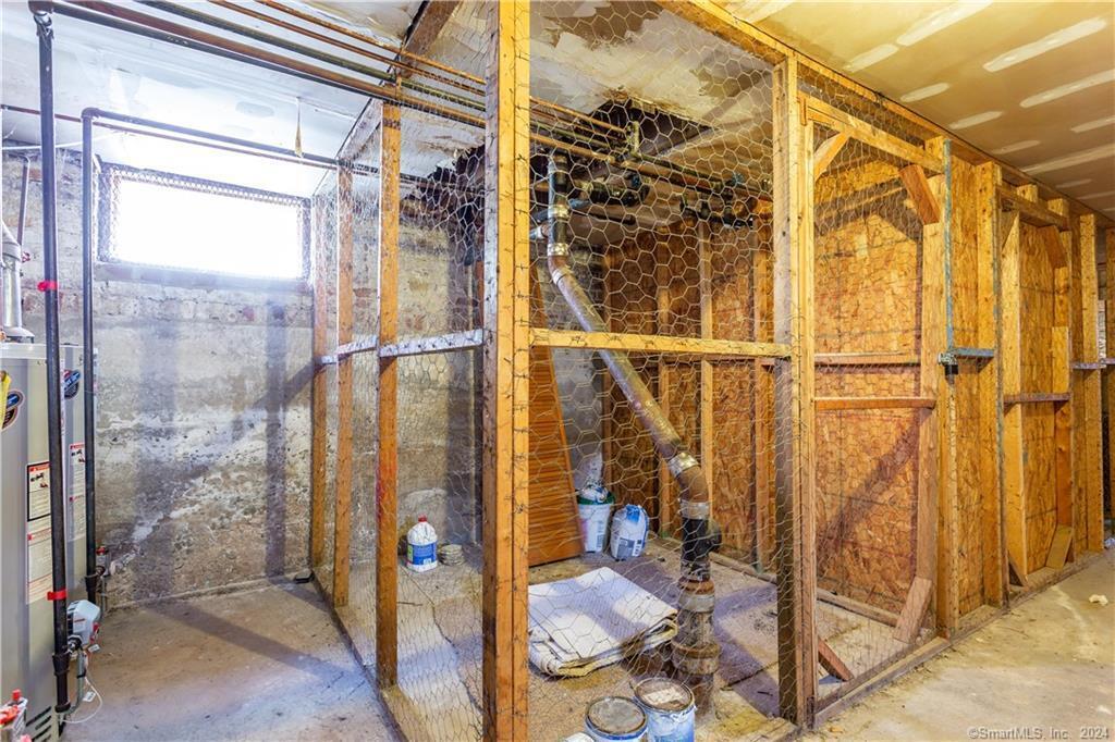 Building Photo - 49 Willard St