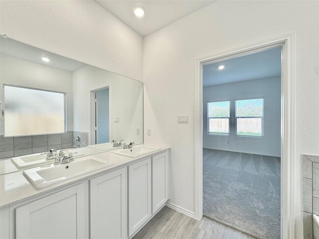 Building Photo - 1316 Acorn Oak Dr