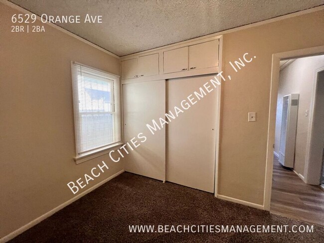 Building Photo - Large 2 Bedroom Home In North Long Beach