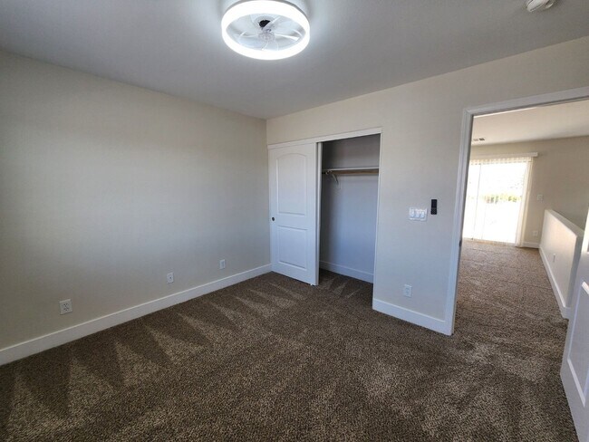 Building Photo - In the Heart of Green Valley Ranch