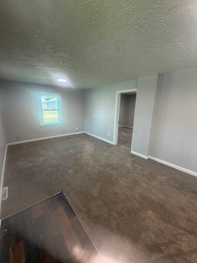 Building Photo - 367 S Cole St