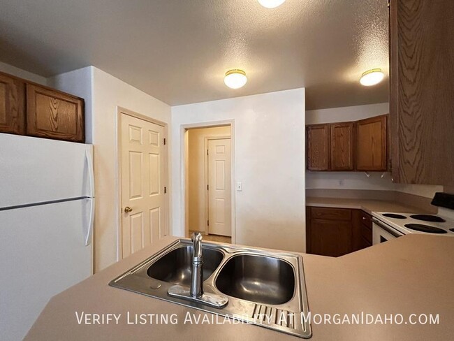 Building Photo - 1810 S Barlow Ln