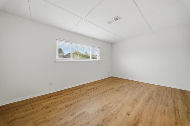 Building Photo - 3321 Rainier Ct