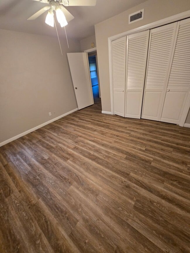 Building Photo - 960 Terrace Dr