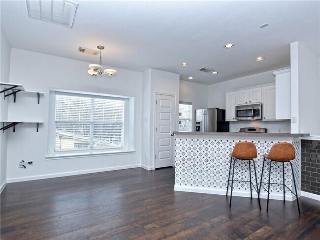 Building Photo - 2821 Saville Loop