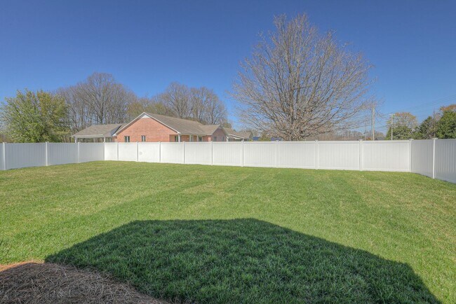Building Photo - BRAND NEW 3 Bed 2 Bath Home with Fenced in...