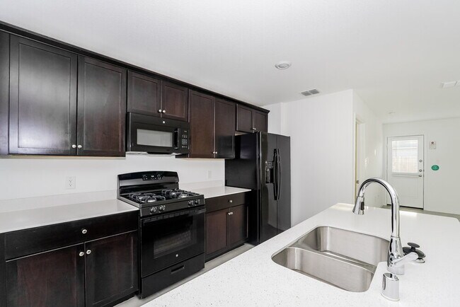 Building Photo - 8413 High Robin Ave