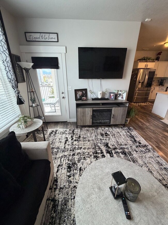Building Photo - Beautiful 3-Bedroom Condo in Herriman! (Dog-Friendly)