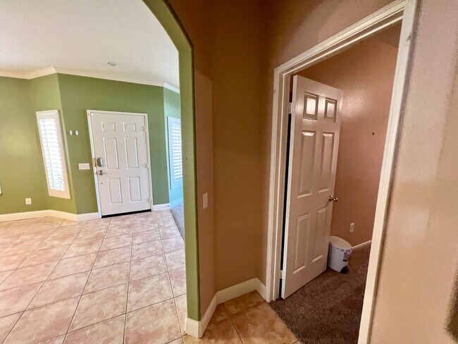 Building Photo - Wonderful 4 bedroom Single Story Murrieta Home for LEASE!