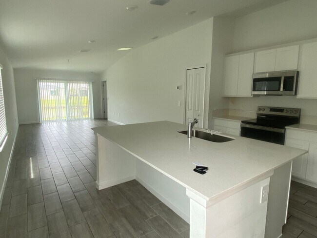 Building Photo - 1668 Colebrook Cir SW