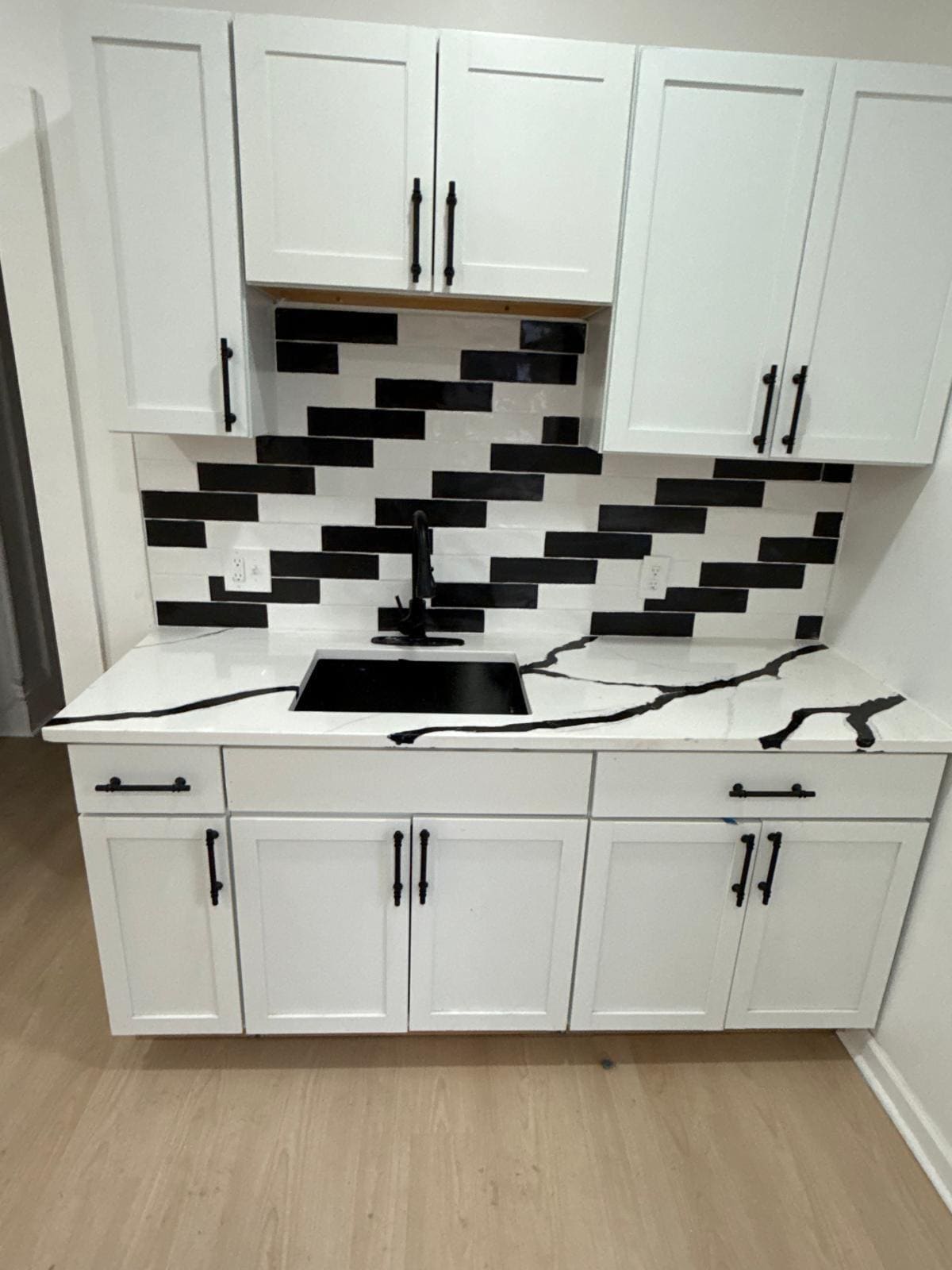 Building Photo - 1447 W 101st St