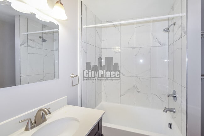 Building Photo - 6123 E 14th St