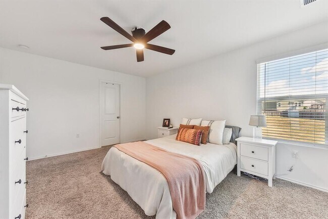 Building Photo - 5908 Eden Dr